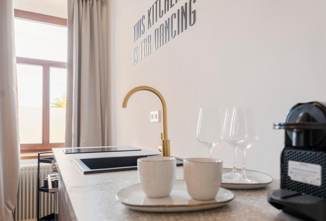 City Lounge Appartement Am Hauptbahnhof Sankt Poelten Eksteriør bilde