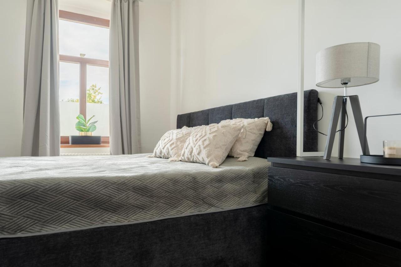 City Lounge Appartement Am Hauptbahnhof Sankt Poelten Eksteriør bilde
